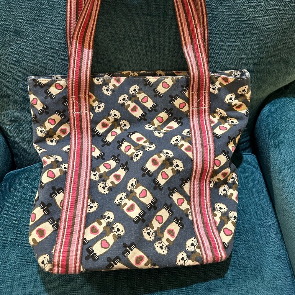 LIKE NEW Bungalow 360 Otter Print Bag with Interior Pockets